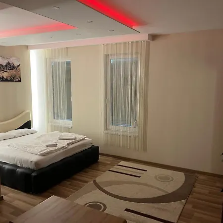 Rozsa & Park Guest house *