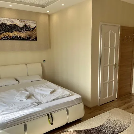 Rozsa & Park Guest house Apagy