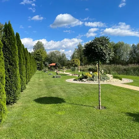 Rozsa & Park Guest house
